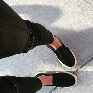 Im selling some black size 3 shoes